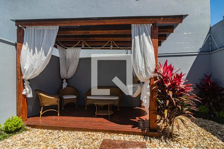 Casa à venda com 130m², 3 quartos e 2 vagas Casa à venda com 130m², 3 quartos e 2 vagasQuintal