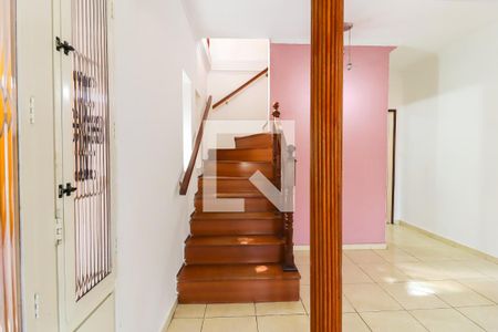 Sala - Escada de casa para alugar com 4 quartos, 263m² em Jardim Clementino, Taboão da Serra