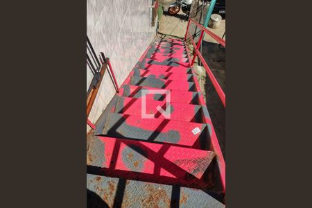 Apartamento para alugar com 45m², 1 quarto e sem vaga Apartamento para alugar com 45m², 1 quarto e sem vagaEscada