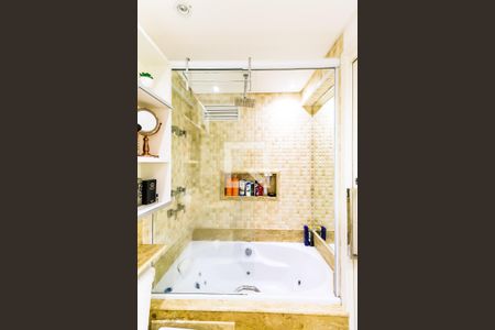 Apartamento à venda com 120m², 2 quartos e 2 vagas Apartamento à venda com 120m², 2 quartos e 2 vagasBanheiro Suíte