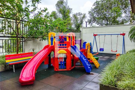 Apartamento à venda com 120m², 2 quartos e 2 vagas Apartamento à venda com 120m², 2 quartos e 2 vagasÁrea Comum - Playground