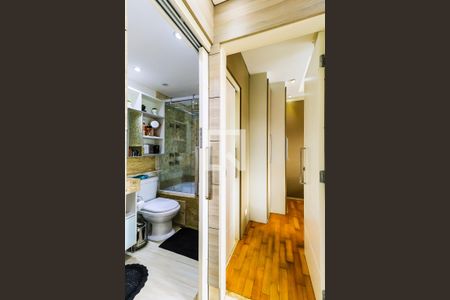 Apartamento à venda com 120m², 2 quartos e 2 vagas Apartamento à venda com 120m², 2 quartos e 2 vagasBanheiro Suíte