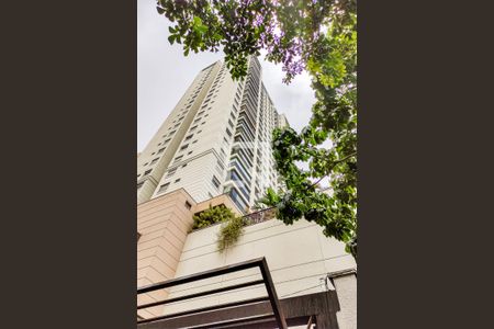 Apartamento à venda com 120m², 2 quartos e 2 vagas Apartamento à venda com 120m², 2 quartos e 2 vagasFachada