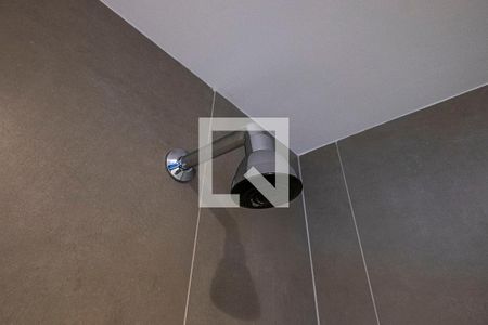 Banheiro de kitnet/studio para alugar com 1 quarto, 18m² em Pinheiros, São Paulo