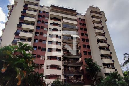 Apartamento à venda com 284m², 4 quartos e 3 vagas Apartamento à venda com 284m², 4 quartos e 3 vagasFachada