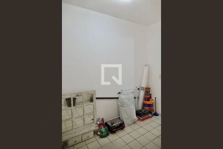 Apartamento à venda com 284m², 4 quartos e 3 vagas Apartamento à venda com 284m², 4 quartos e 3 vagas Quarto serviço