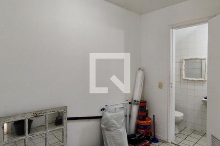 Apartamento à venda com 284m², 4 quartos e 3 vagas Apartamento à venda com 284m², 4 quartos e 3 vagasQuarto serviço