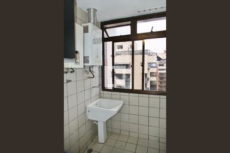 Apartamento à venda com 284m², 4 quartos e 3 vagas Apartamento à venda com 284m², 4 quartos e 3 vagasÁrea de serviço