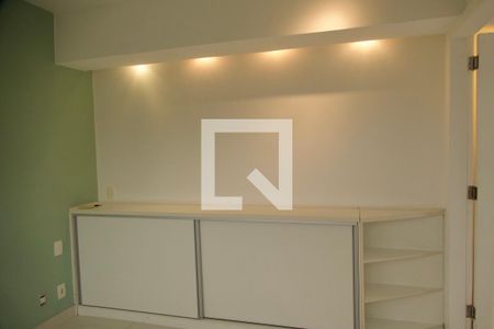 Apartamento à venda com 284m², 4 quartos e 3 vagas Apartamento à venda com 284m², 4 quartos e 3 vagasSuíte 2