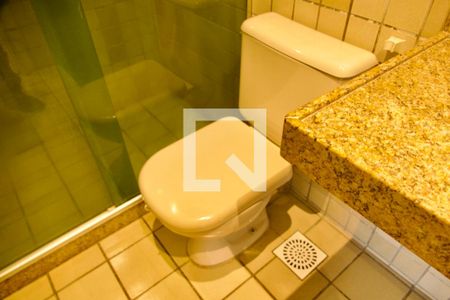 Apartamento à venda com 284m², 4 quartos e 3 vagas Apartamento à venda com 284m², 4 quartos e 3 vagasCobertura banheiro social