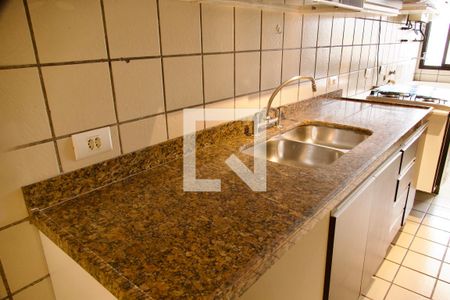 Apartamento à venda com 284m², 4 quartos e 3 vagas Apartamento à venda com 284m², 4 quartos e 3 vagasCozinha