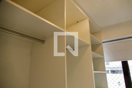 Apartamento à venda com 284m², 4 quartos e 3 vagas Apartamento à venda com 284m², 4 quartos e 3 vagasSuíte 2 closet