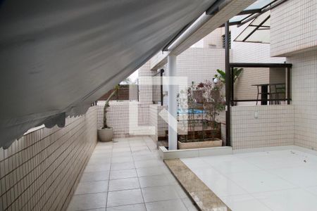 Apartamento à venda com 284m², 4 quartos e 3 vagas Apartamento à venda com 284m², 4 quartos e 3 vagasCobertura