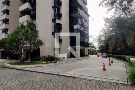 Apartamento à venda com 284m², 4 quartos e 3 vagas Apartamento à venda com 284m², 4 quartos e 3 vagasÁrea Comum - Playground