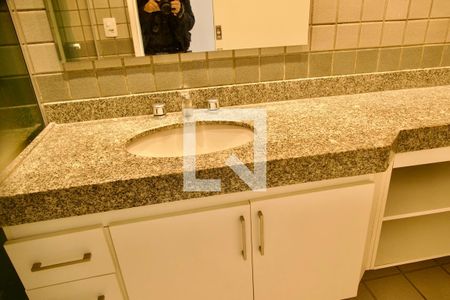 Apartamento à venda com 284m², 4 quartos e 3 vagas Apartamento à venda com 284m², 4 quartos e 3 vagasSuíte 1 banheiro