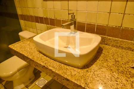 Apartamento à venda com 284m², 4 quartos e 3 vagas Apartamento à venda com 284m², 4 quartos e 3 vagasCobertura banheiro social