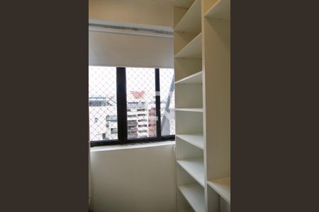 Apartamento à venda com 284m², 4 quartos e 3 vagas Apartamento à venda com 284m², 4 quartos e 3 vagasSuíte 2 closet