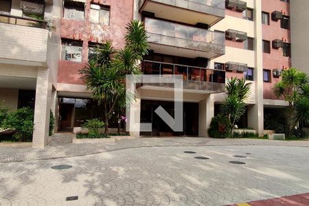 Apartamento à venda com 284m², 4 quartos e 3 vagas Apartamento à venda com 284m², 4 quartos e 3 vagasFachada