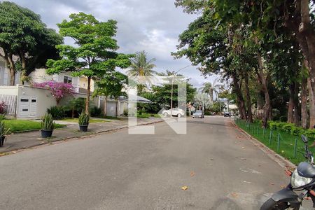 Apartamento à venda com 284m², 4 quartos e 3 vagas Apartamento à venda com 284m², 4 quartos e 3 vagasVista da Rua