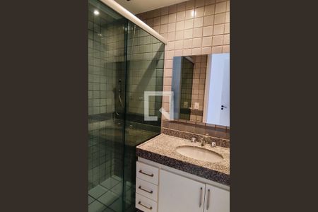 Apartamento à venda com 284m², 4 quartos e 3 vagas Apartamento à venda com 284m², 4 quartos e 3 vagasSuíte 1 banheiro