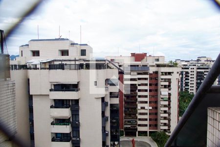 Apartamento à venda com 284m², 4 quartos e 3 vagas Apartamento à venda com 284m², 4 quartos e 3 vagasSuíte 2 closet vista