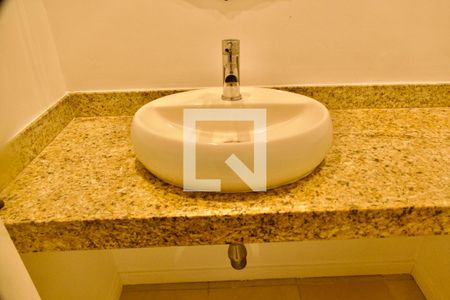 Apartamento à venda com 284m², 4 quartos e 3 vagas Apartamento à venda com 284m², 4 quartos e 3 vagasLavabo