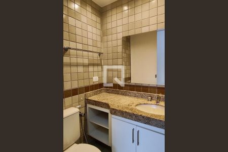 Apartamento à venda com 284m², 4 quartos e 3 vagas Apartamento à venda com 284m², 4 quartos e 3 vagasBanheiro social