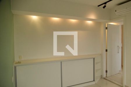 Apartamento à venda com 284m², 4 quartos e 3 vagas Apartamento à venda com 284m², 4 quartos e 3 vagasSuíte 2