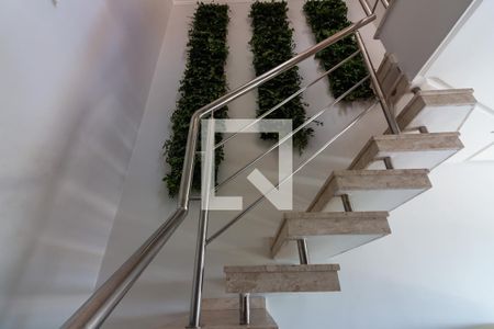 Apartamento à venda com 300m², 5 quartos e 3 vagasEscada