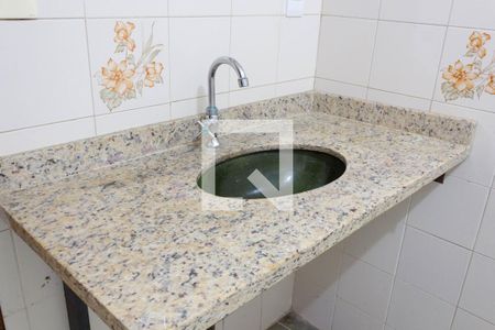 Casa à venda com 100m², 3 quartos e 2 vagasBanheiro