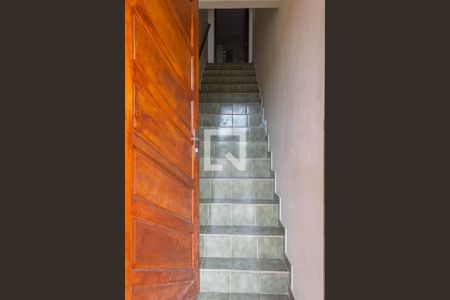 Casa à venda com 100m², 3 quartos e 2 vagasEscadas