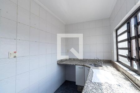 Casa para alugar com 99m², 3 quartos e 2 vagasCozinha