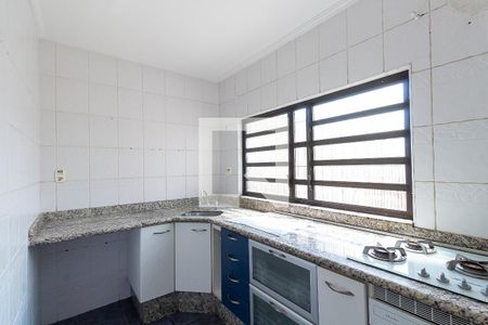 Casa para alugar com 99m², 3 quartos e 2 vagasCozinha