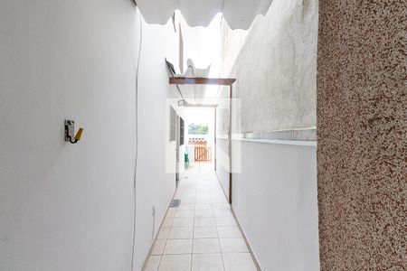 Casa para alugar com 99m², 3 quartos e 2 vagasCorredor