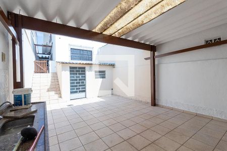 Casa para alugar com 99m², 3 quartos e 2 vagasQuintal