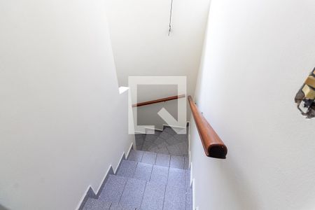 Casa para alugar com 99m², 3 quartos e 2 vagasEscada