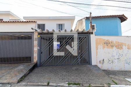 Casa para alugar com 99m², 3 quartos e 2 vagasFachada