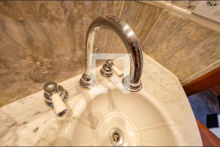 Apartamento para alugar com 210m², 3 quartos e 3 vagas Apartamento para alugar com 210m², 3 quartos e 3 vagasLavabo