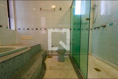 Apartamento para alugar com 210m², 3 quartos e 3 vagas Apartamento para alugar com 210m², 3 quartos e 3 vagasBanheiro suíte