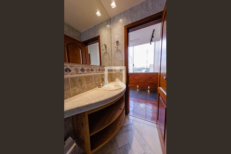 Apartamento para alugar com 210m², 3 quartos e 3 vagas Apartamento para alugar com 210m², 3 quartos e 3 vagasLavabo