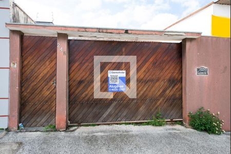 Casa para alugar com 180m², 3 quartos e 4 vagas Casa para alugar com 180m², 3 quartos e 4 vagasFachada