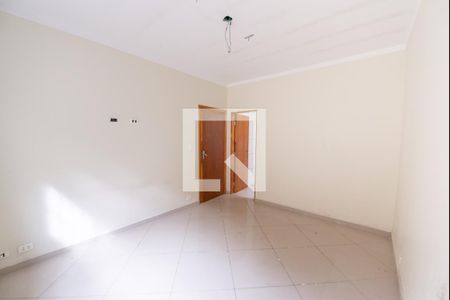 Casa para alugar com 180m², 3 quartos e 4 vagas Casa para alugar com 180m², 3 quartos e 4 vagasSuíte