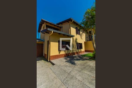 Casa de condomínio para alugar com 60m², 1 quarto e 1 vaga Casa de condomínio para alugar com 60m², 1 quarto e 1 vagaFachada