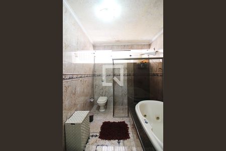 Casa à venda com 320m², 4 quartos e 3 vagasQuarto 1 - Suíte Banheiro