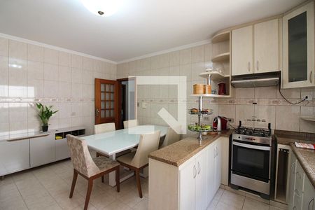 Casa à venda com 320m², 4 quartos e 3 vagasCozinha
