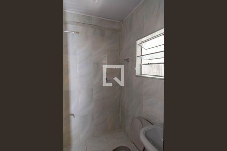 Banheiro de casa para alugar com 1 quarto, 45m² em Taboão, Diadema