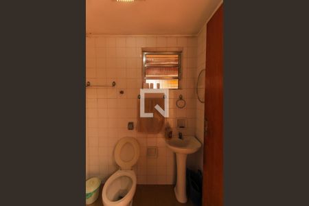 Casa à venda com 180m², 3 quartos e 4 vagasBanheiro de Serviço