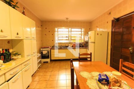 Casa à venda com 180m², 3 quartos e 4 vagasCozinha 