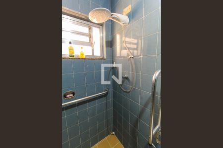 Casa à venda com 180m², 3 quartos e 4 vagasSuíte banheiro 