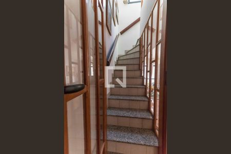 Apartamento à venda com 120m², 3 quartos e 2 vagasEscada